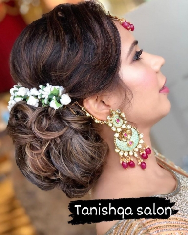 tanishqa salon academy