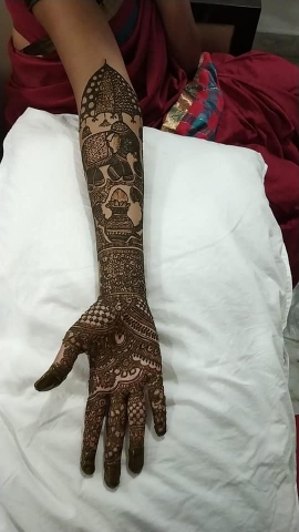 Praveena Mehendi Art