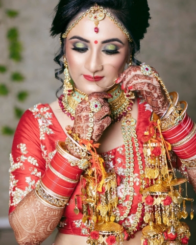 Minakshi Jaiswal Makeup Artist
