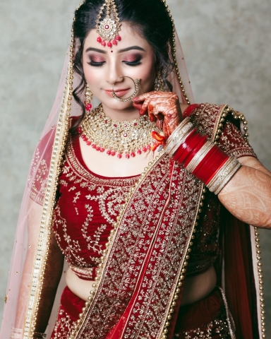 Minakshi Jaiswal Makeup Artist