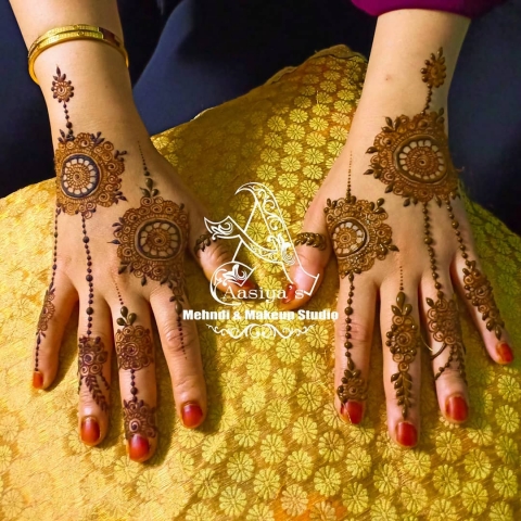 Aasiya Shaikh Mehendi