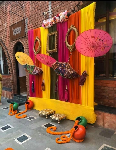 Sunny Flower Decorator