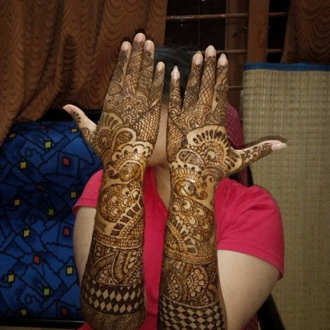 Sowmiyas Henna