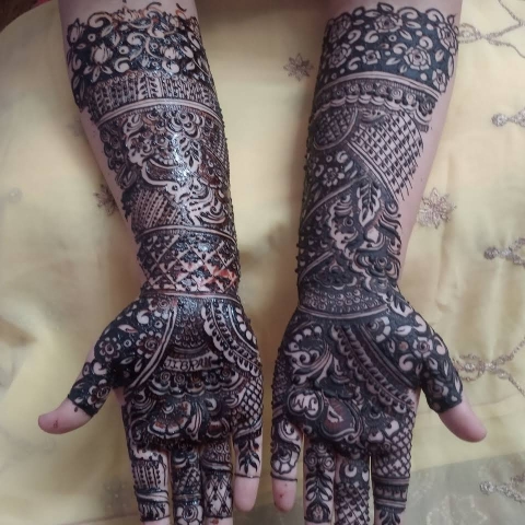 Ruksar Mehndi Artist
