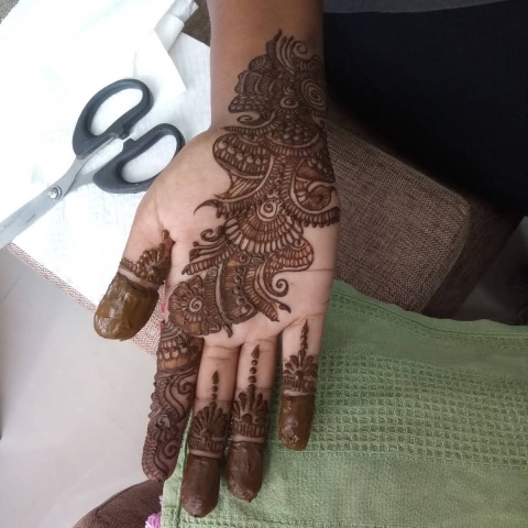 Kaveri Professional Mehendi Ar