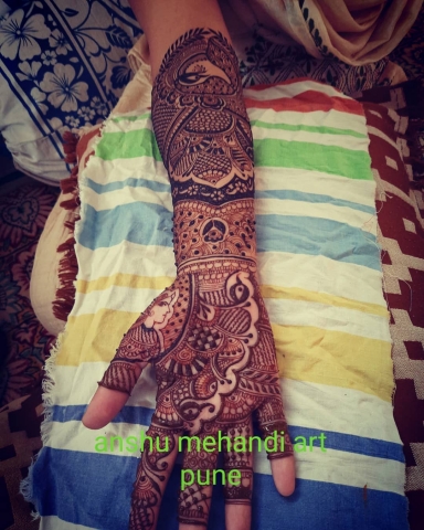 Anshu Mehandi Art