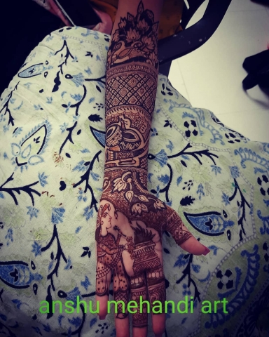 Anshu Mehandi Art