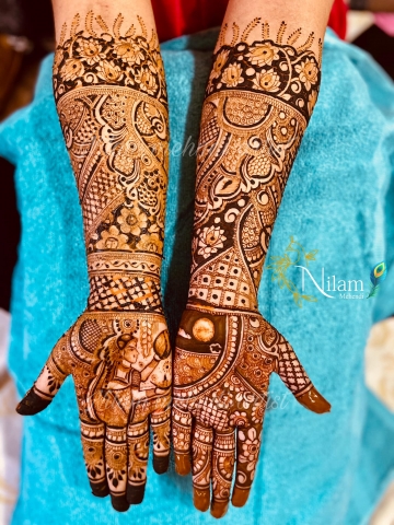 Nilam Mehendi Artist