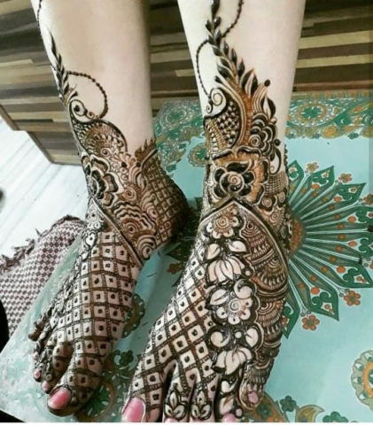 Javeriya Ayesha Mehndi Artist