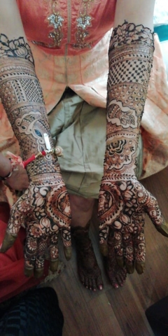 Javeriya Ayesha Mehndi Artist