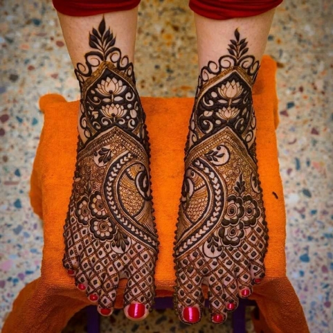 Farha MH Mehendi Artist