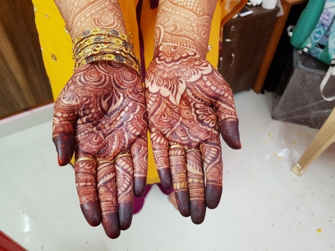 Farha MH Mehendi Artist