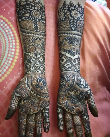 Saba Mehendi Artist