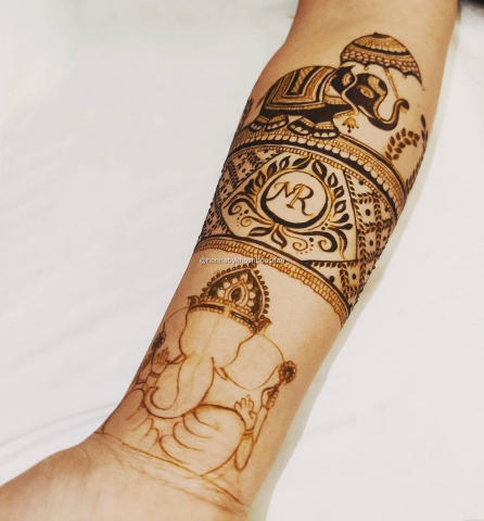 Khushboo Dhavaal Shah Mehendi 