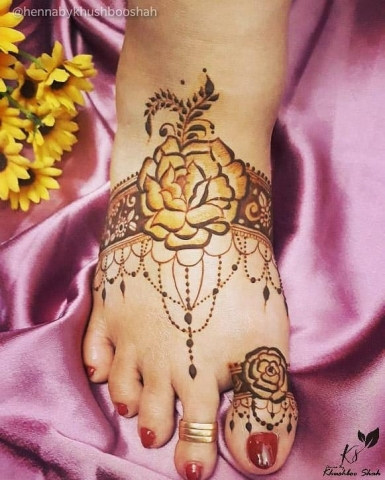 Khushboo Dhavaal Shah Mehendi 