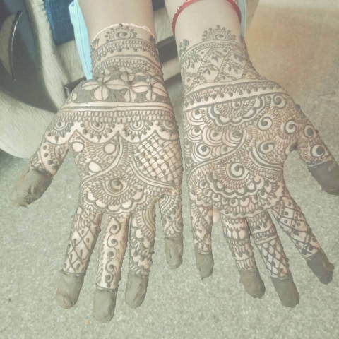 Jabeen - Bridal Mehendi Artist