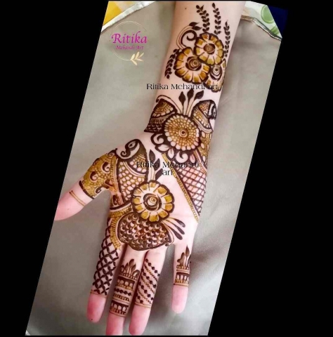 Ritika Mehendi Artist