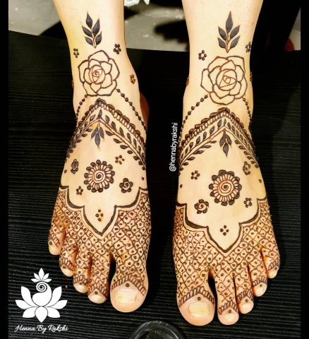 Henna by Rakshi