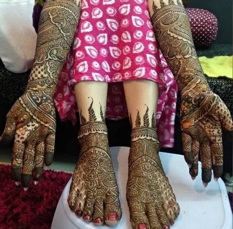 SafMosh Mehendi Artists