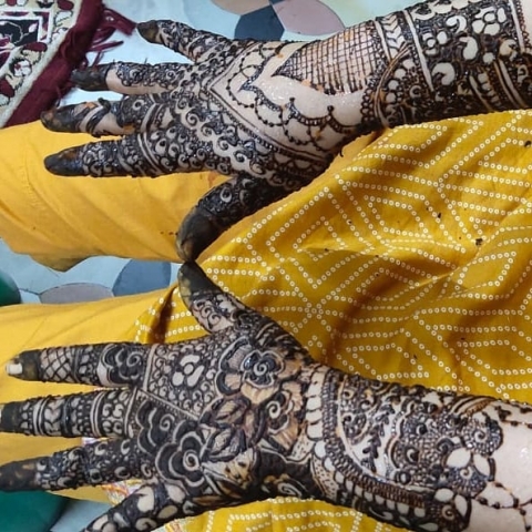 SafMosh Mehendi Artists