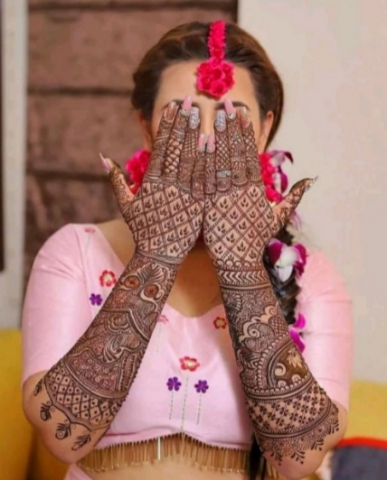 Vishnu Gupta Mehendi Artist
