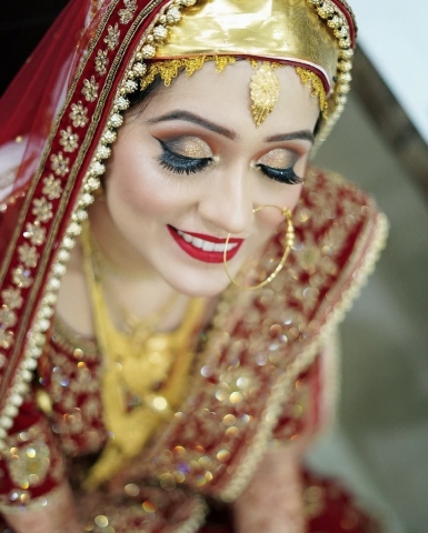 Astha Khanna - Makeup Artist