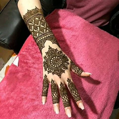 Sumit Mehendi artist