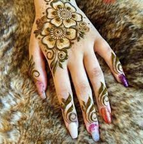 Aakash mehandi artist