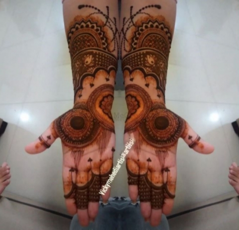Vicky Professional Mehandi Art