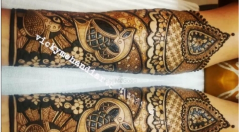 Vicky Professional Mehandi Art
