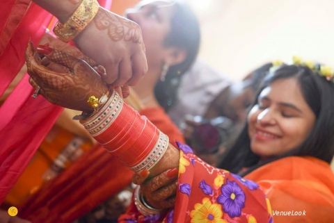 PicsandClicks Productions1