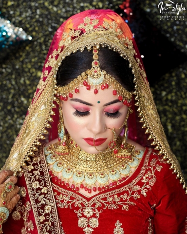 Inztyla MakeUp Studio N Unisex