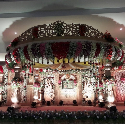 Creative Flowers & Decoration