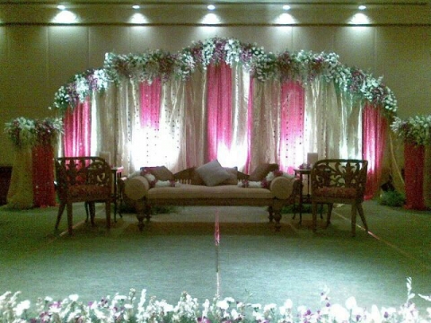 Creative Flowers & Decoration