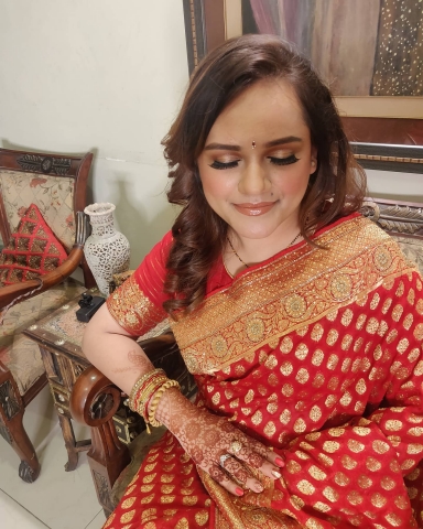 Divyani Professional Make up a