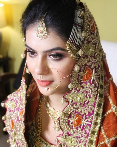 Divyani Professional Make up a