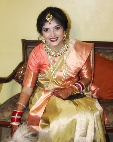 Divyani Professional Make up a