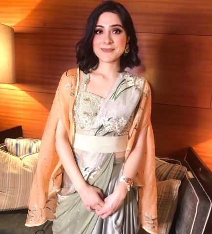 esha shukla makeup artist