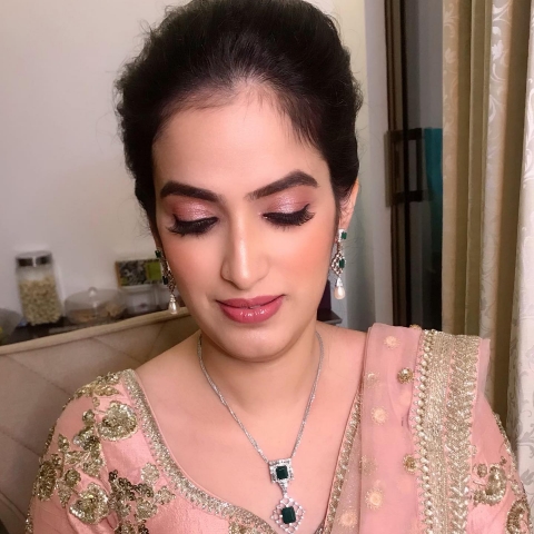 esha shukla makeup artist