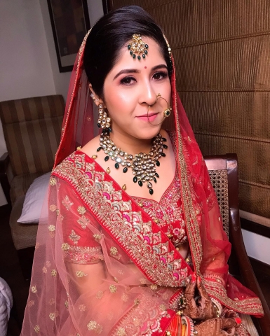 esha shukla makeup artist