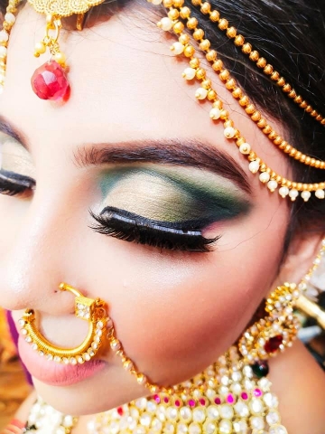 Glorie the Makeover Studio