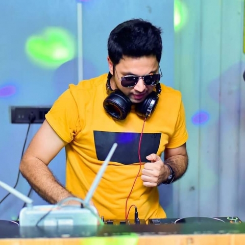 Ashwin Bhatia Karaoke Jockey and DJ