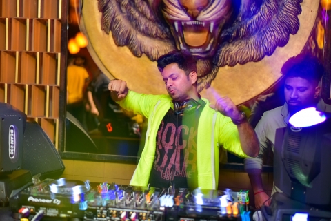 Ashwin Bhatia - Karaoke Jockey