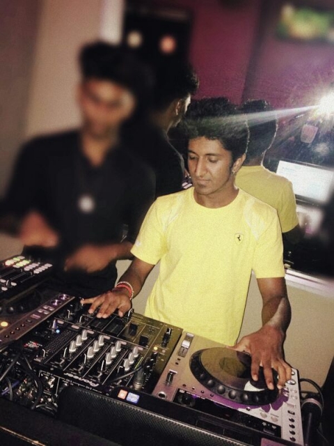 DJ DKS