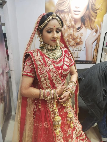 Astilo Unisex Salon n Makeup S