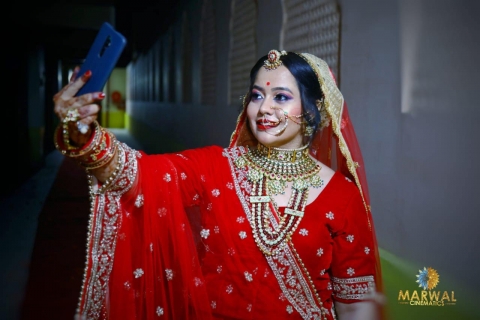 PS Lounge Unisex Salon