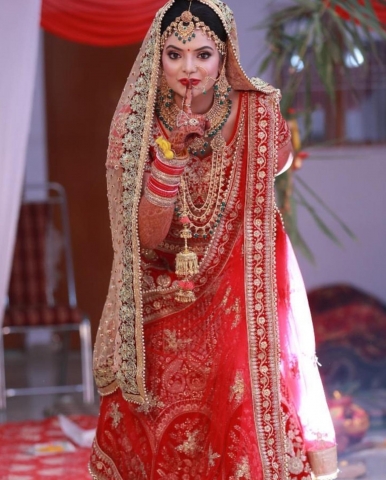 Vsara Makeup Studio and Unisex