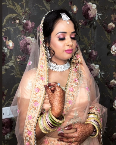 Vsara Makeup Studio and Unisex