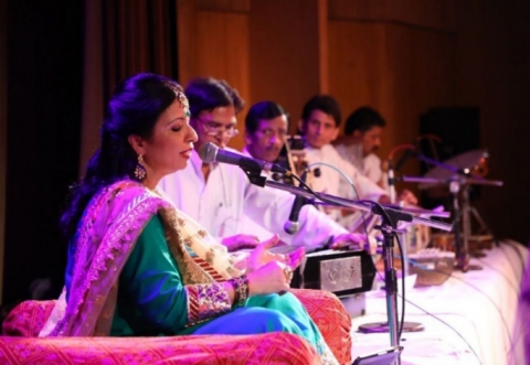 Singer Rashmi Agarwal