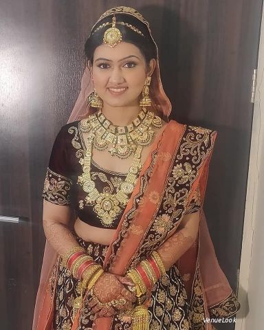 Kirti Gandhi Makeup and Hair1